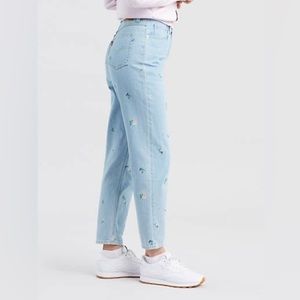 🔥🔥🔥NWT LEVI’S Vintage-Style Floral Mom Jeans